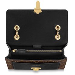 Alternative view of Victoire Black