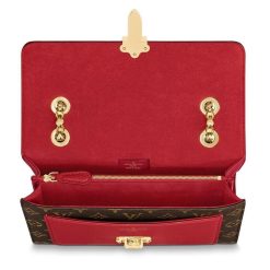 Alternative view of Victoire Cherry