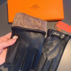 Alternative view of Hermes Soya Gloves In Black